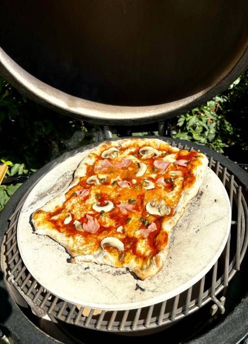 kamado-pizza_4.jpeg